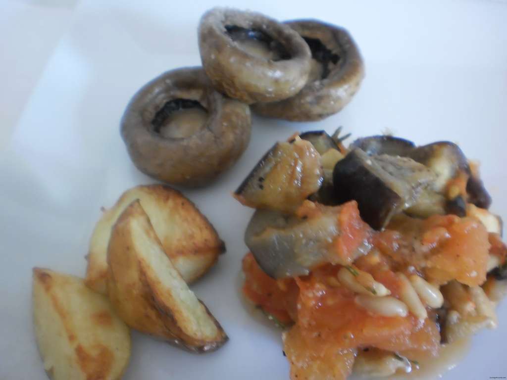 Berenjenas con tomate, romero, y tomillo, receta