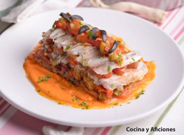 Ensalada de anchoas con piperrada y salsa de gazpacho, receta