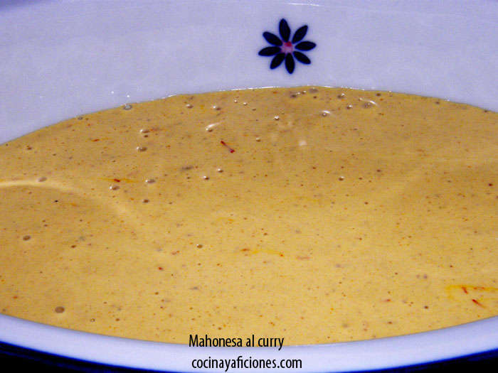 Salsa  fría de curry, receta fusión hindú deliciosa y versátil