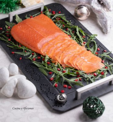 Salmón marinado, técnicas de cocina con sal, receta paso a paso