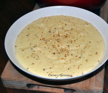 Puré de patatas  elaborado con la receta del Chef Rebouchon, paso a paso.