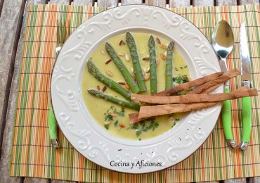 Espárragos verdes al estilo libanes -faté-t-haliun-, receta paso a paso para Cocinas del Mundo.