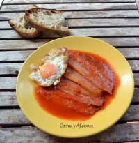 magras con jamón y huevo frito