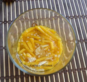 Encurtido o vinagreta de mango, receta de acompañamiento paso a paso.