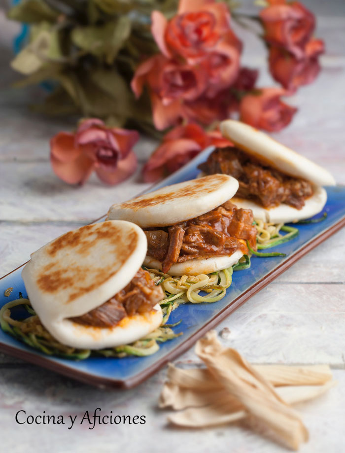 Pan bao con picadillo vegetal