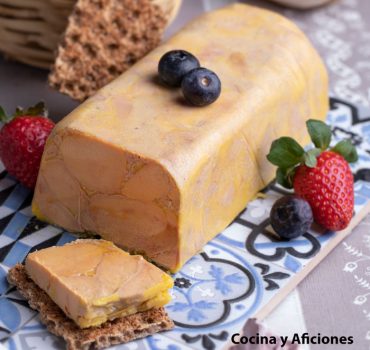 Terrina de foie o micuit al palo cortado y una rica tapa, una receta genial