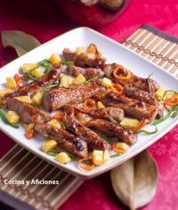  Secreto ibérico con salsa Huli-Huli al estilo de Hawái