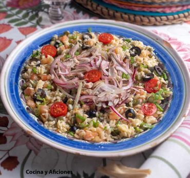  Ensalada de pasta seme de melone con codillo de cerdo y aliño thai con toque de AOVE Don Gioacchino