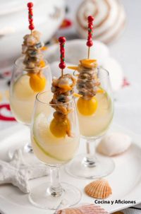 Copa de berberechos con su gelée de vermú, un aperitivo de lujo