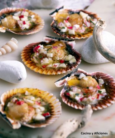 Zamburiñas al horno con aceite de ajo y perejil, un aperitivo molón.