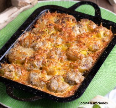 Patatas chafadas y ahumadas ‘muerte por queso’ en la BBQ o en el horno, lo que tú quieras