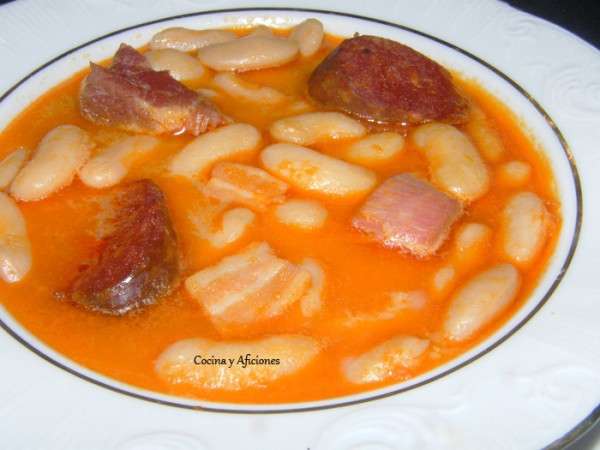 fabes tiernas con chorizo y costilla 11
