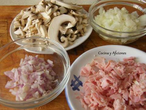 ingredientes salsa de champis y jamon